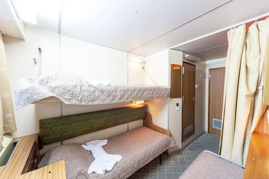 3-местная 2-ярусная (средняя палуба)