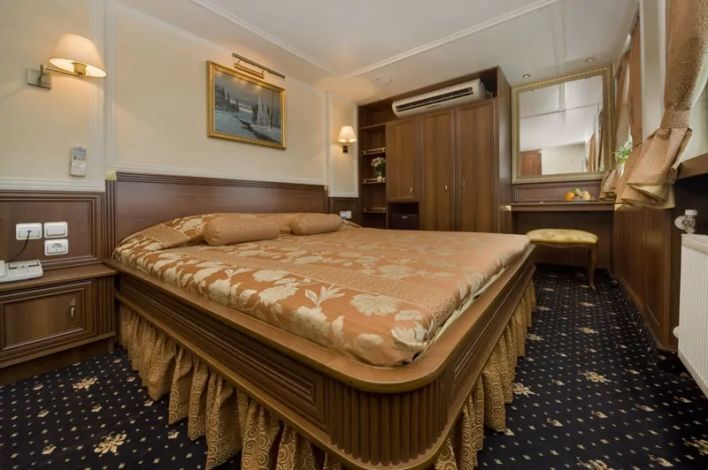 Дипломатический Люкс