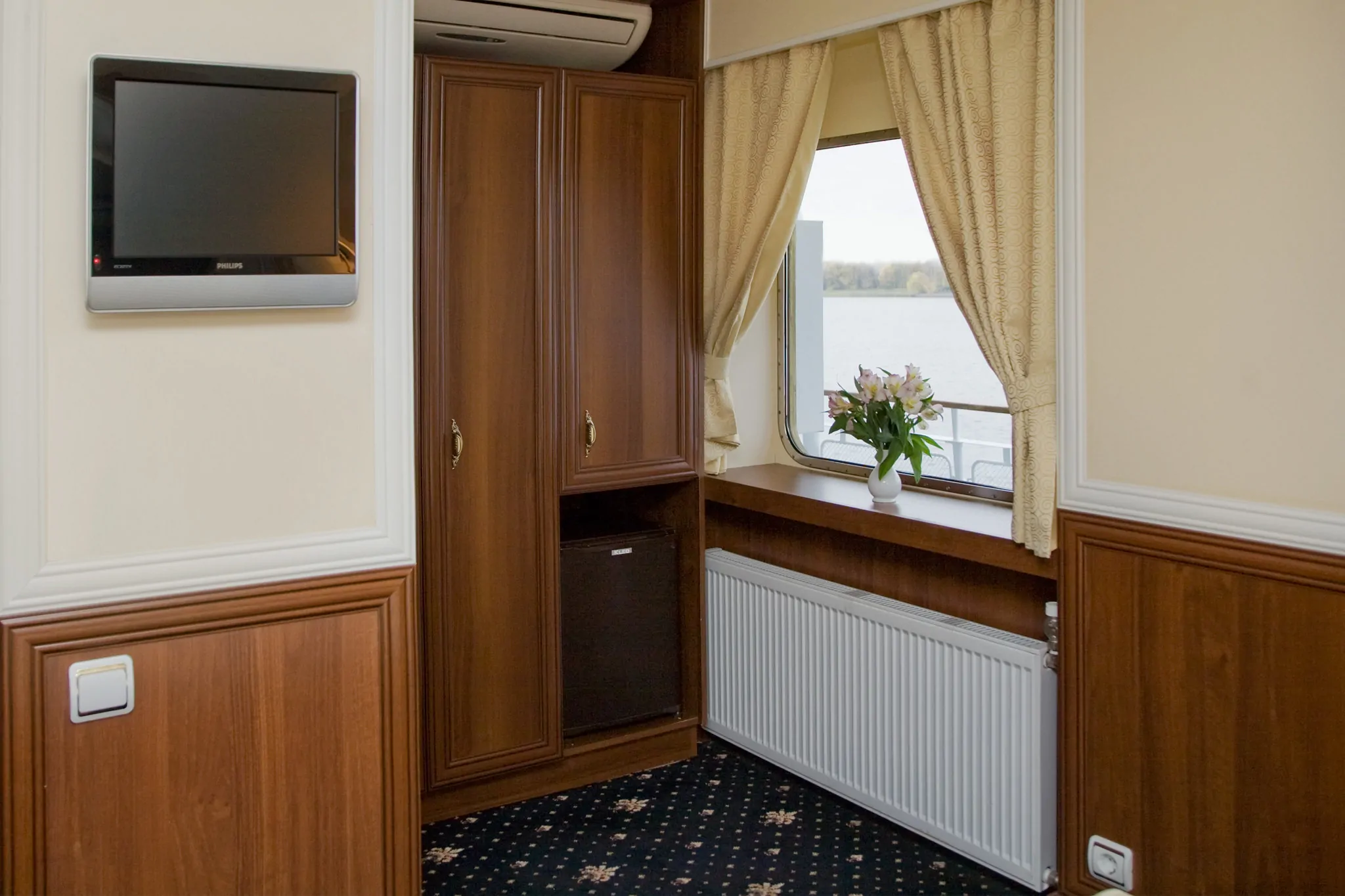 Делюкс (прогулочная палуба)