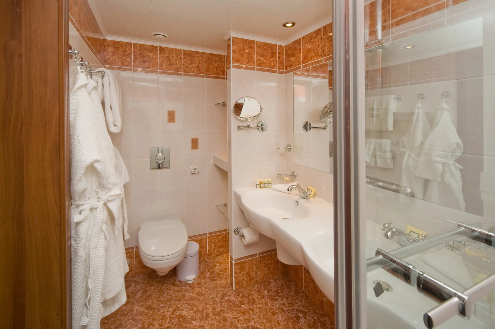 Дипломатический Люкс