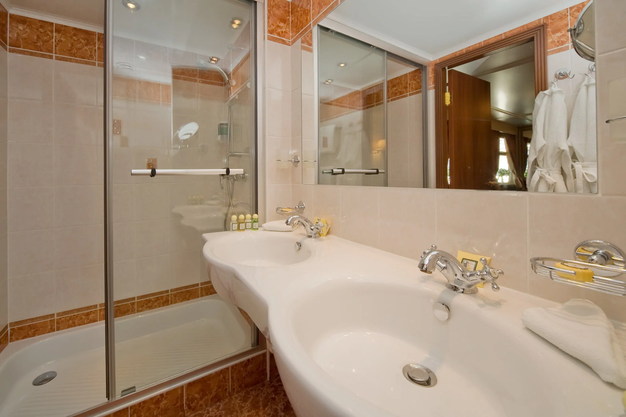 Дипломатический Люкс