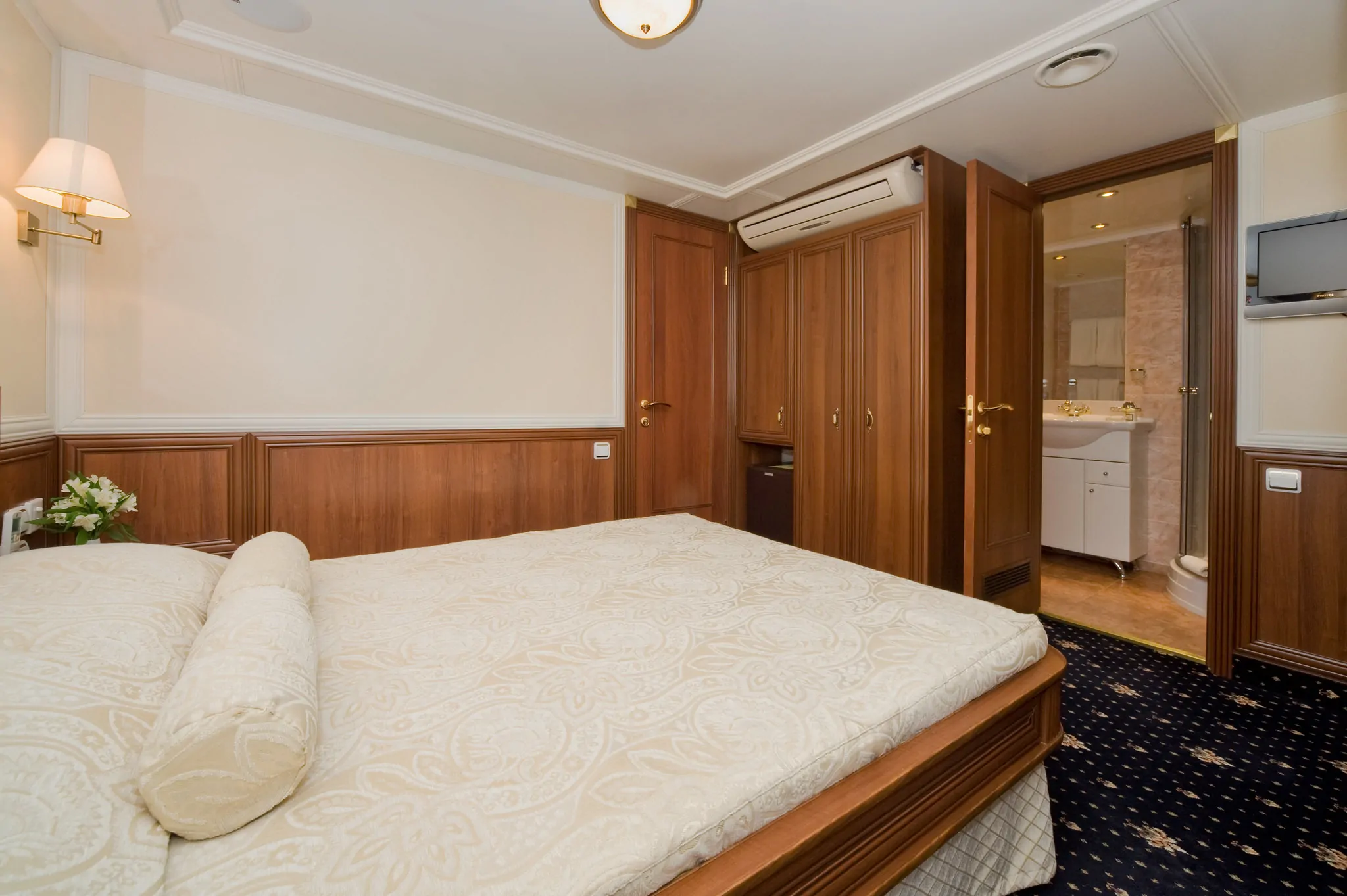 Делюкс (прогулочная палуба)