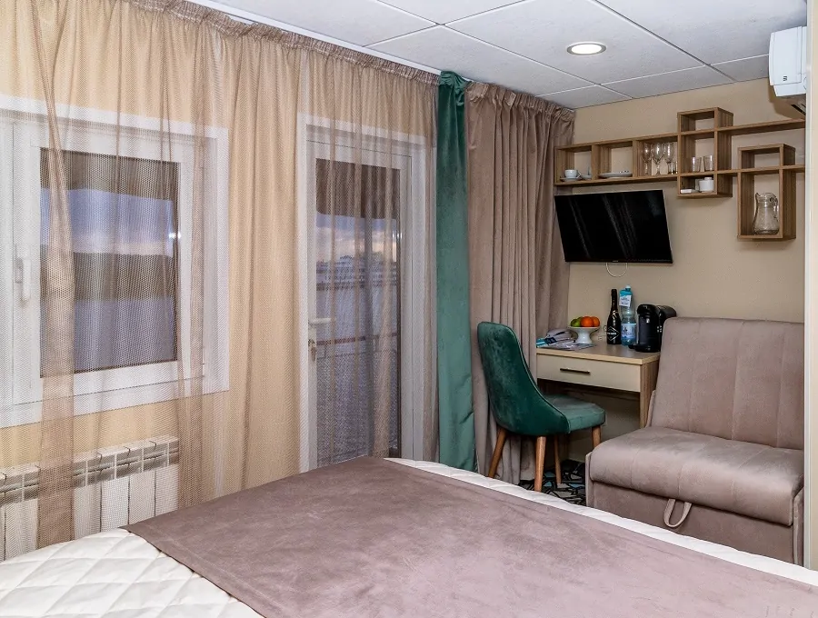 Полулюкс с балконом