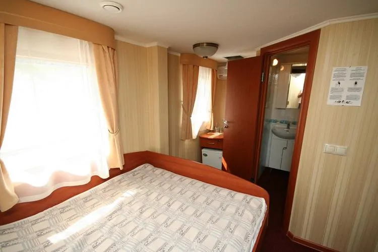 Дабл (двуспальная кровать)