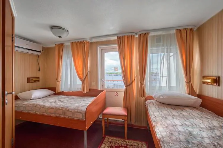 Делюкс (шлюпочная палуба) 415, 417, 422, 424