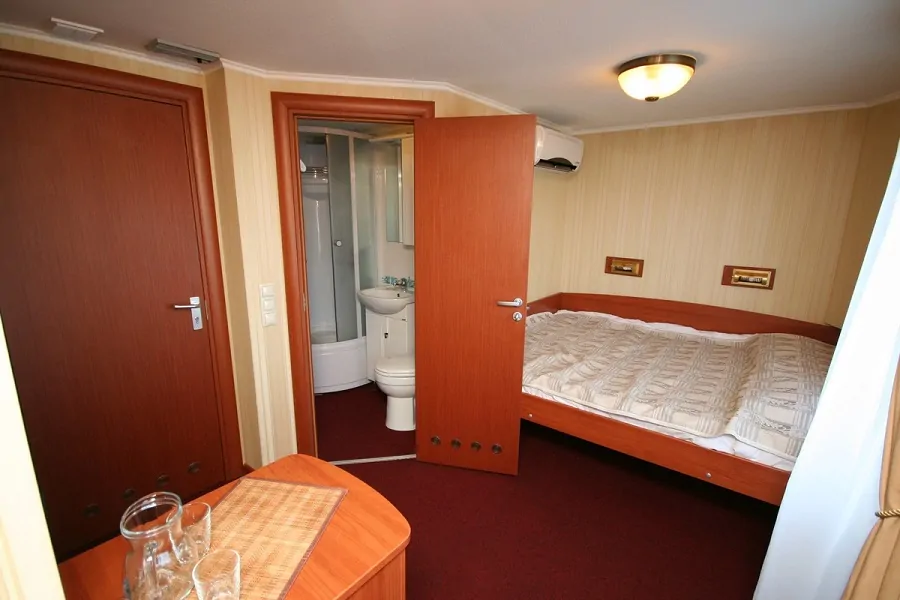 Делюкс (двуспальная кровать)