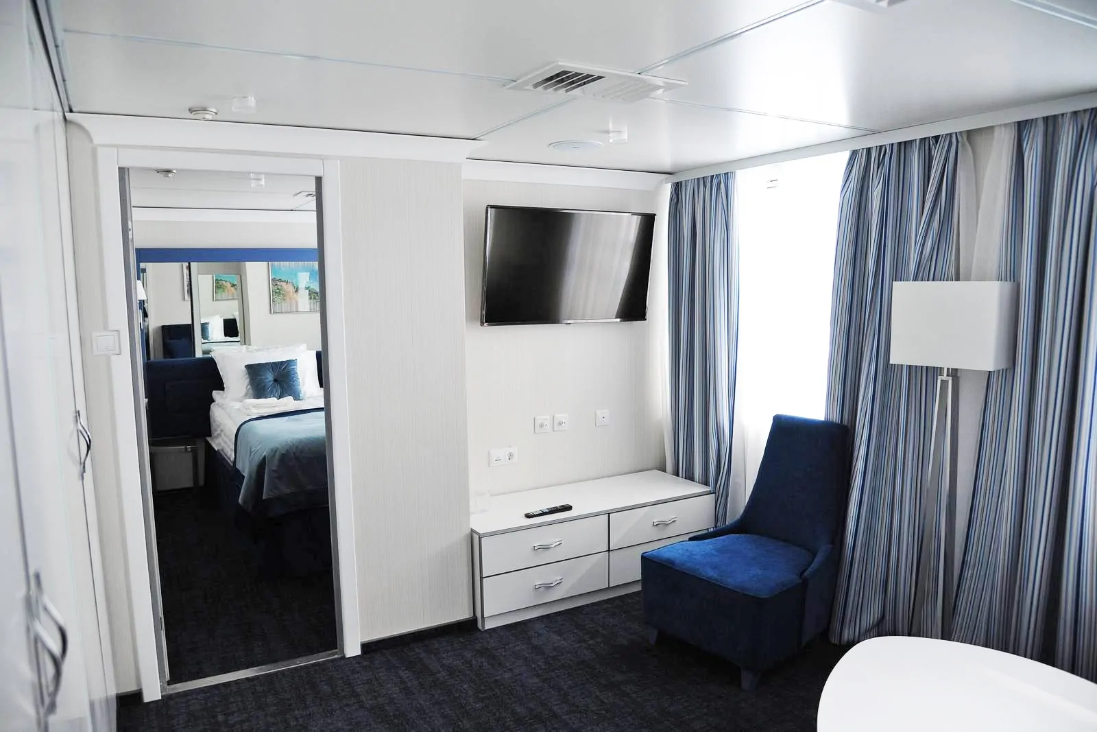 Люкс (средняя палуба)