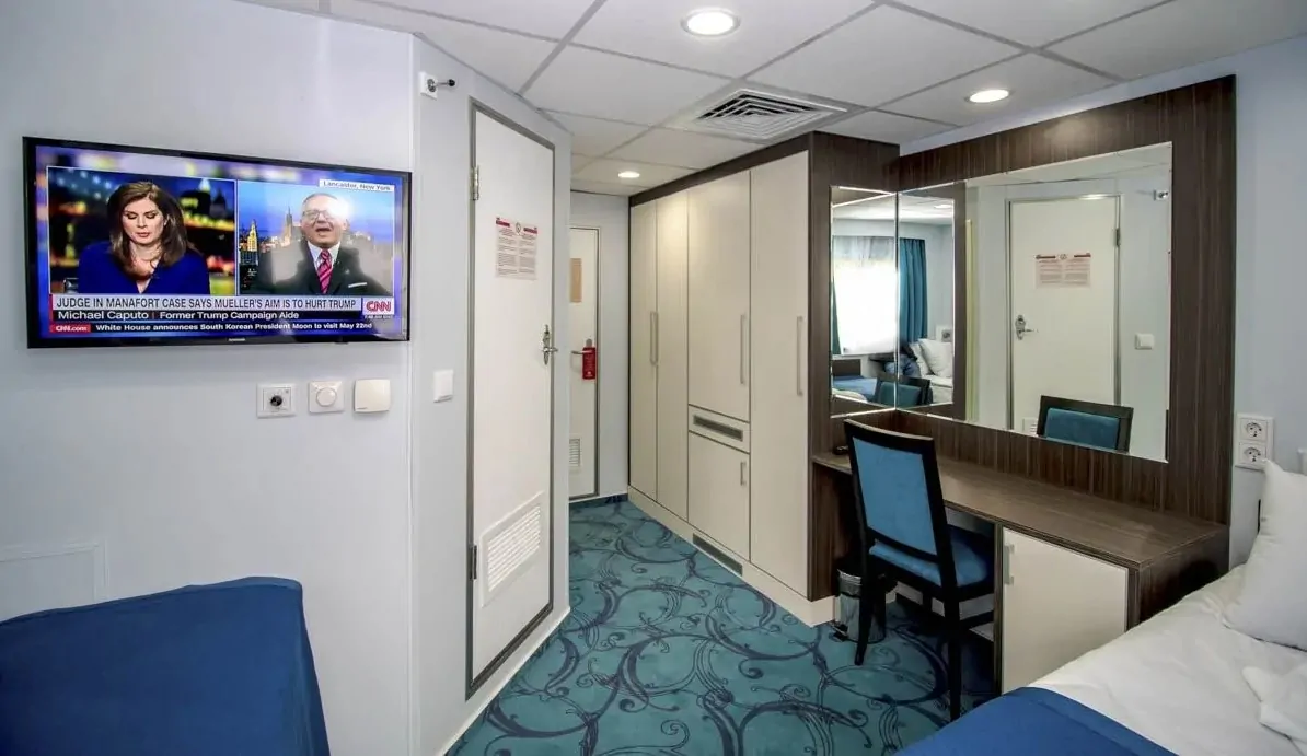 Делюкс с двуспальной кроватью (средняя палуба)