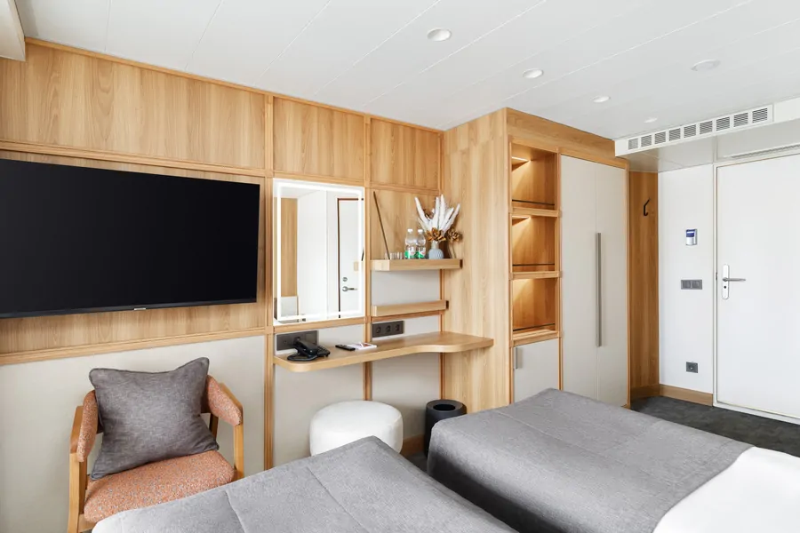 2-местная с балконом (шлюпочная палуба)