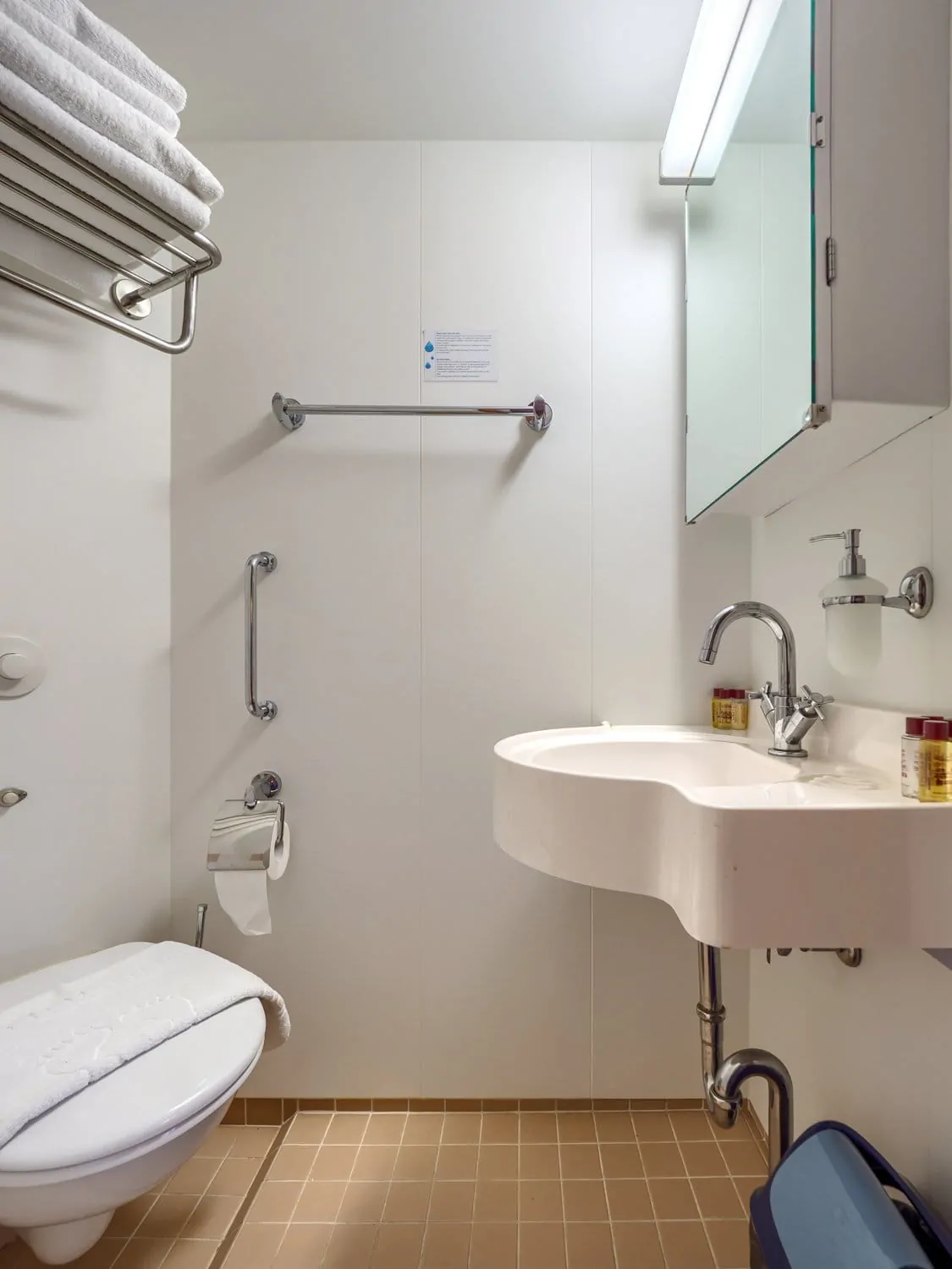 Полулюкс А с балконом (шлюпочная палуба)