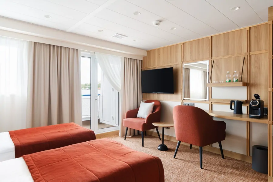 Полулюкс А с балконом (шлюпочная палуба)