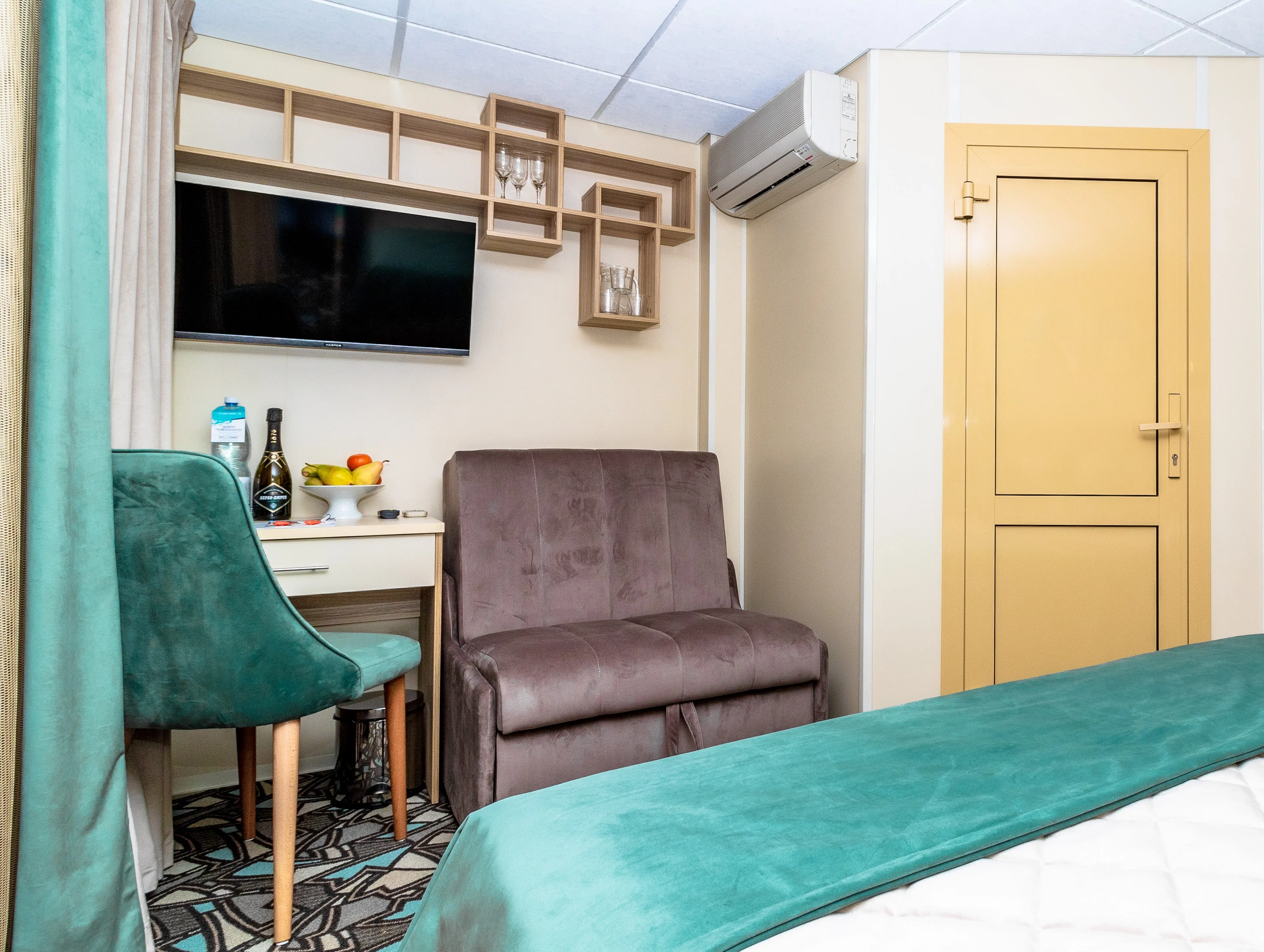 Полулюкс с балконом