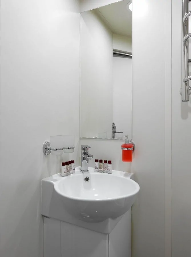 2-местная с двуспальной кроватью (шлюпочная палуба)