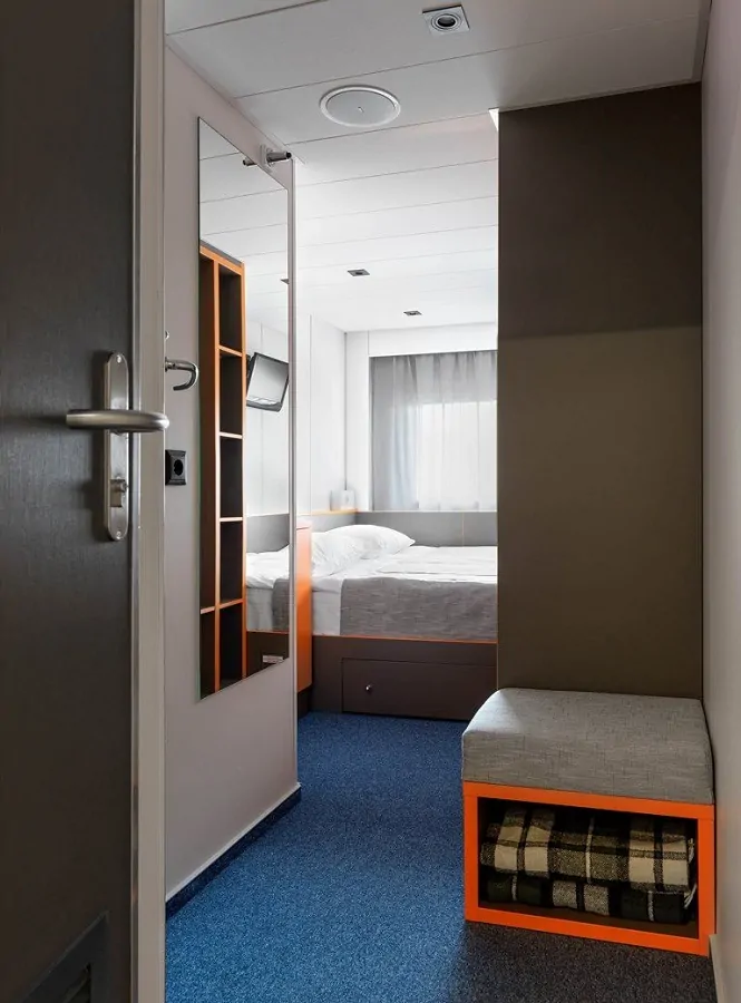 2-местная с двуспальной кроватью (средняя палуба)