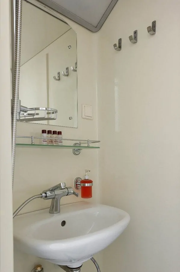 1-местная (шлюпочная палуба)