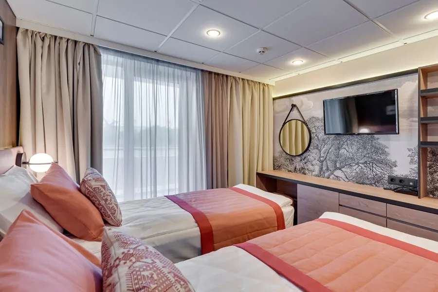 Полулюкс с балконом (средняя палуба)