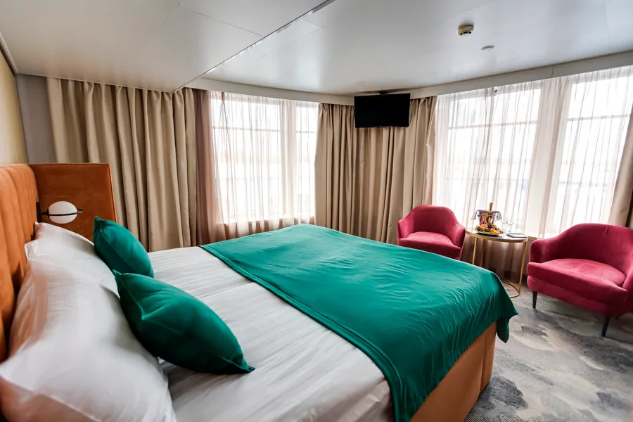 Панорамный люкс с балконом