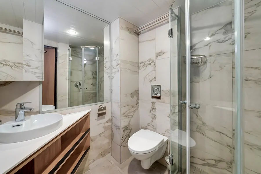 Полулюкс с балконом (средняя палуба)