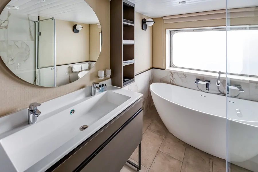 Панорамный люкс с балконом