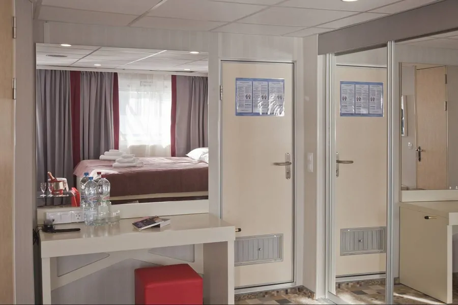 Люкс (средняя палуба)