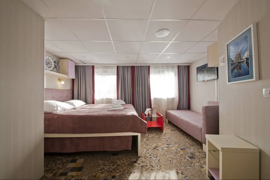 Люкс (средняя палуба)