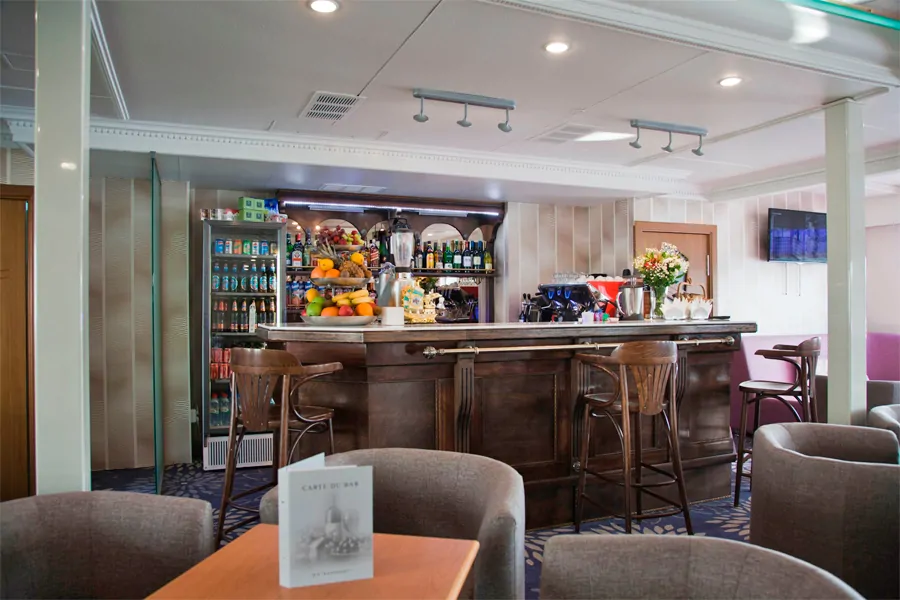 Максим Литвинов