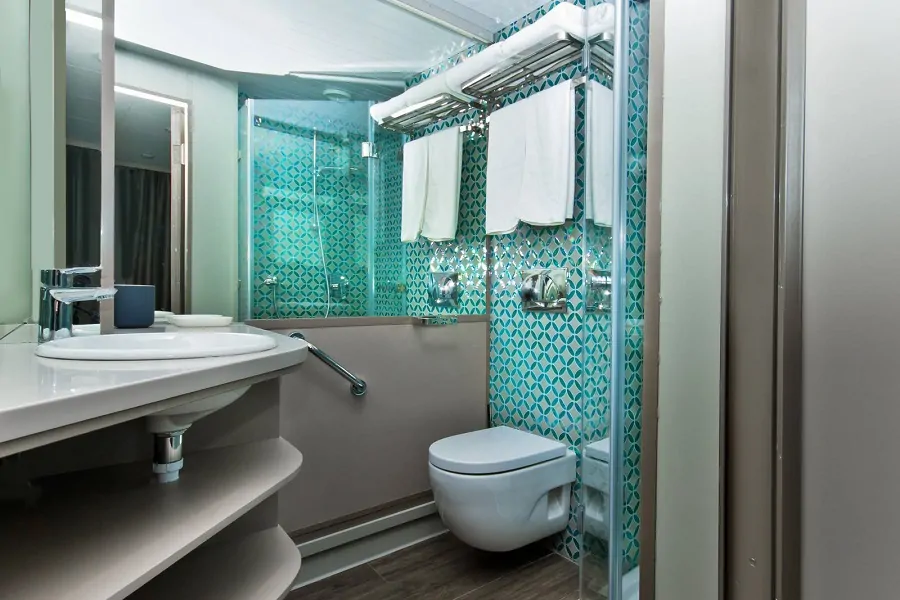 Полулюкс+ с балконом (шлюпочная палуба)