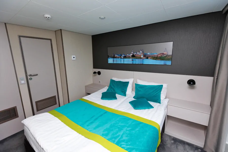 Полулюкс с балконом (средняя палуба)