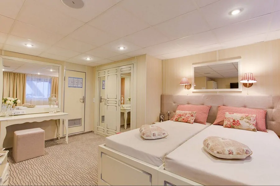 Люкс (средняя палуба)