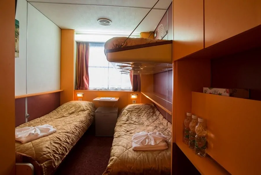 3-местная 2-ярусная (главная палуба)