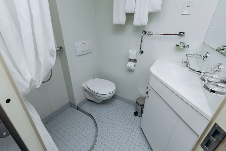 Полулюкс + (средняя палуба)