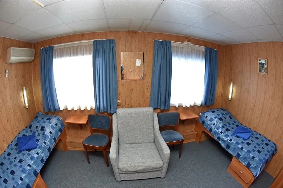 2-местная увеличенной площади с дополнительным местом (средняя палуба)