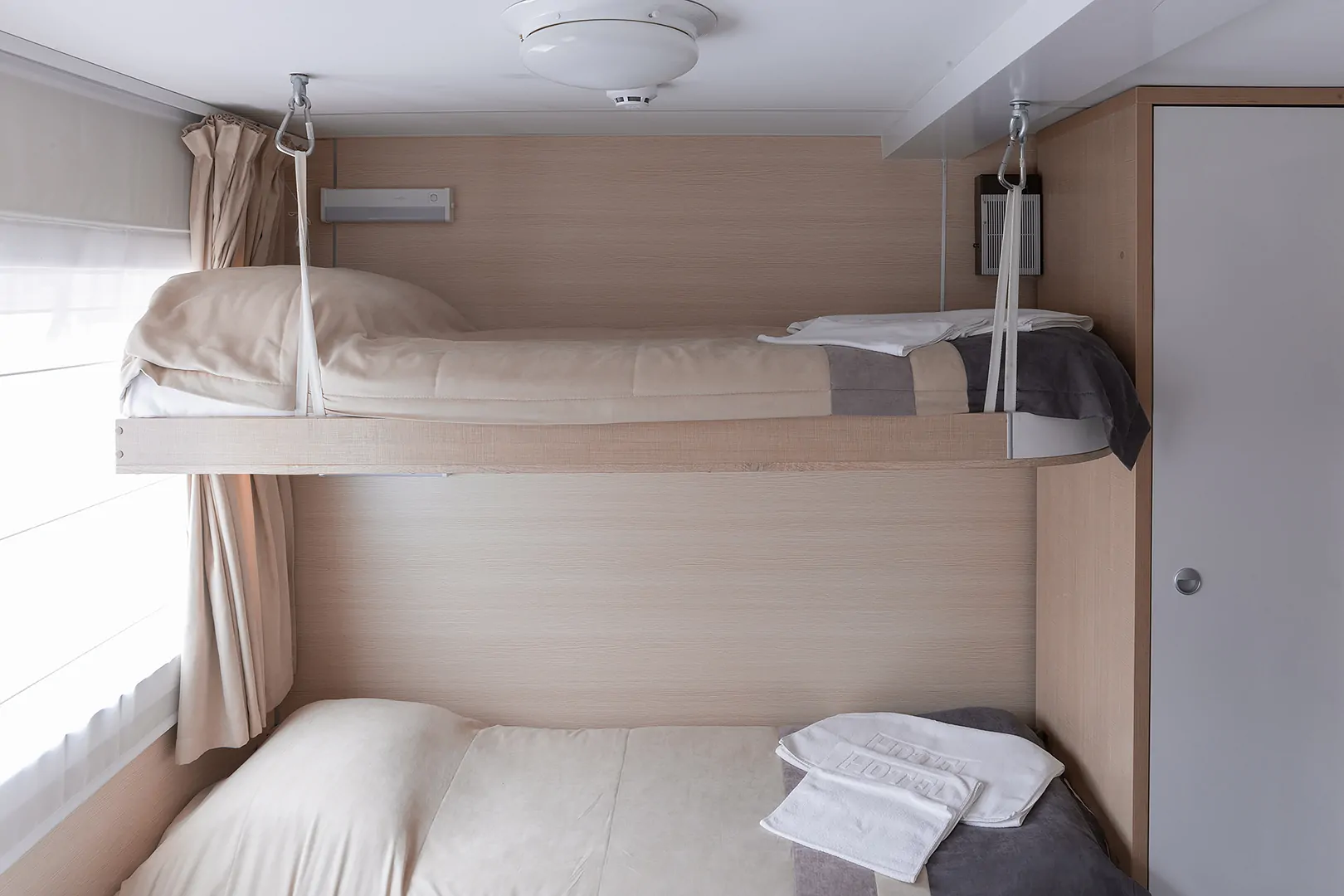 Двухместная (двухъярусная)